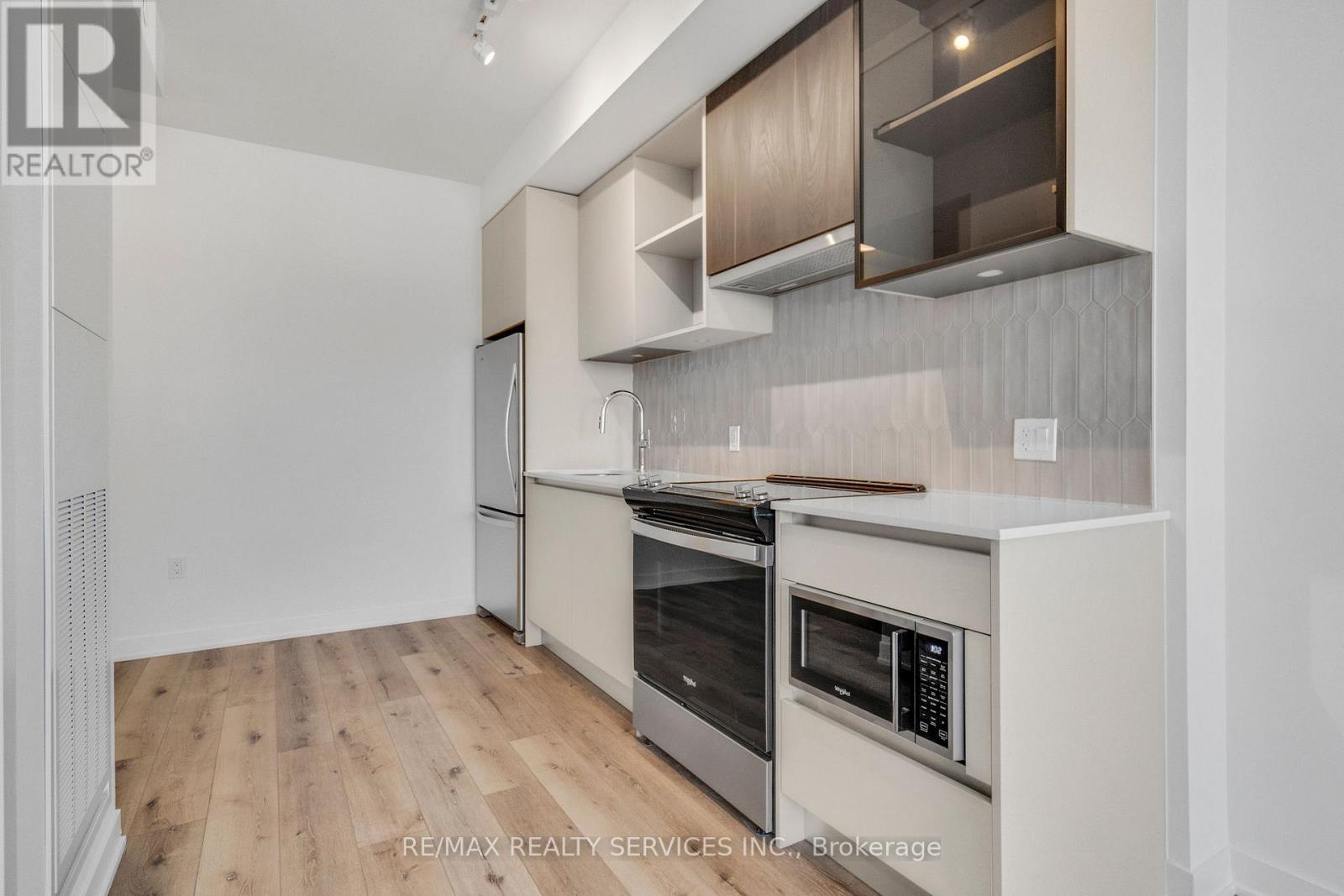 628 - 395 Dundas Street W, Oakville, Ontario  L6M 5R8 - Photo 6 - W12587560