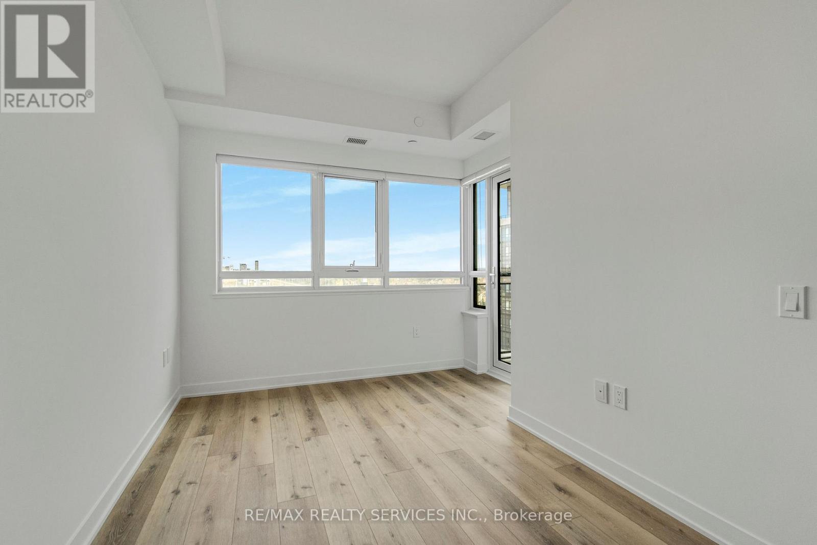 628 - 395 Dundas Street W, Oakville, Ontario  L6M 5R8 - Photo 8 - W12587560