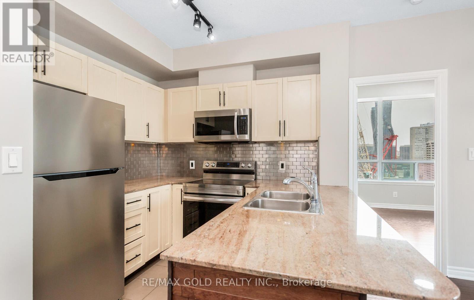 2109 - 3504 Hurontario Street, Mississauga, Ontario  L5B 0B9 - Photo 12 - W12587566