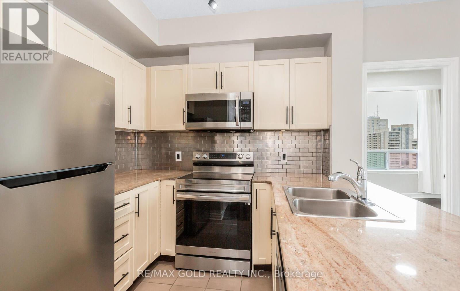 2109 - 3504 Hurontario Street, Mississauga, Ontario  L5B 0B9 - Photo 13 - W12587566