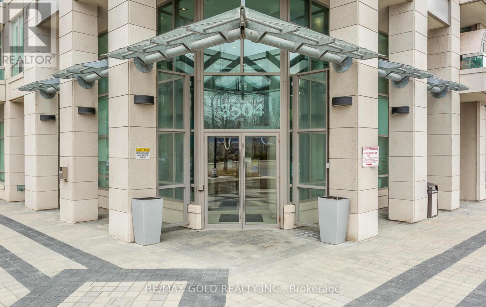 2109 - 3504 Hurontario Street, Mississauga, Ontario  L5B 0B9 - Photo 2 - W12587566