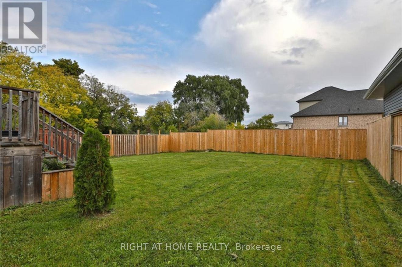 202 Millen Road, Hamilton, Ontario  L8E 2G7 - Photo 11 - X12587576