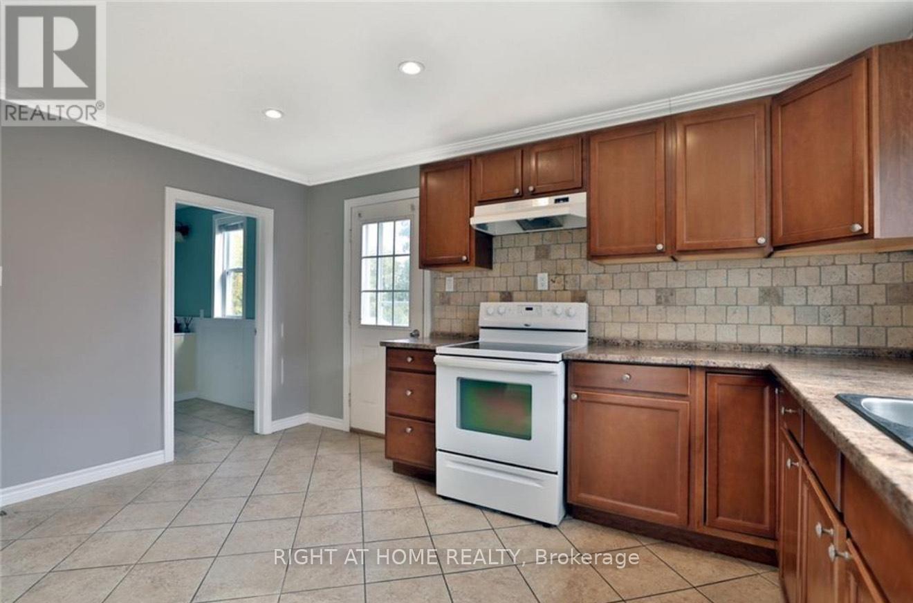 202 Millen Road, Hamilton, Ontario  L8E 2G7 - Photo 5 - X12587576