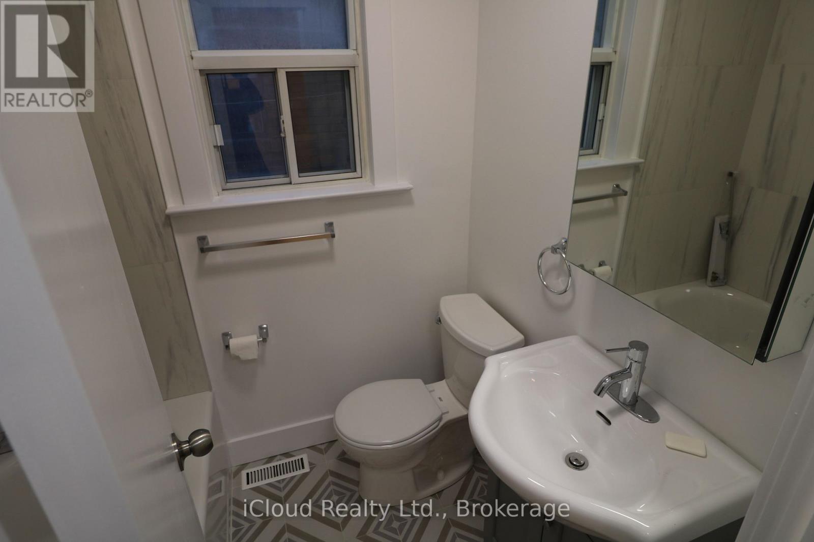 1848 Keele Street, Toronto, Ontario  M6M 3X4 - Photo 11 - W12587500