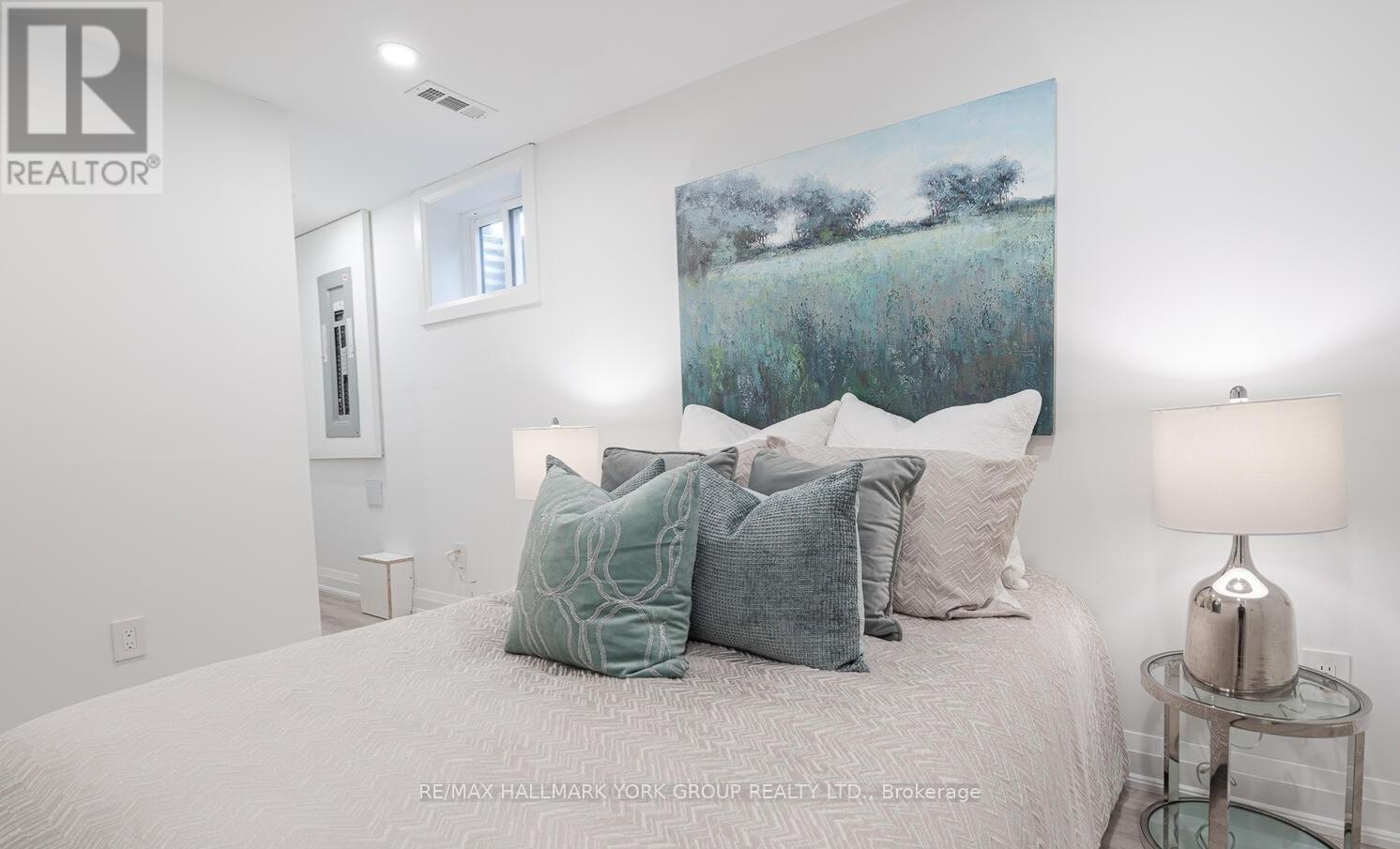 Basement - 106 Woodpark Place E, Newmarket, Ontario  L3Y 3P6 - Photo 3 - N12496470