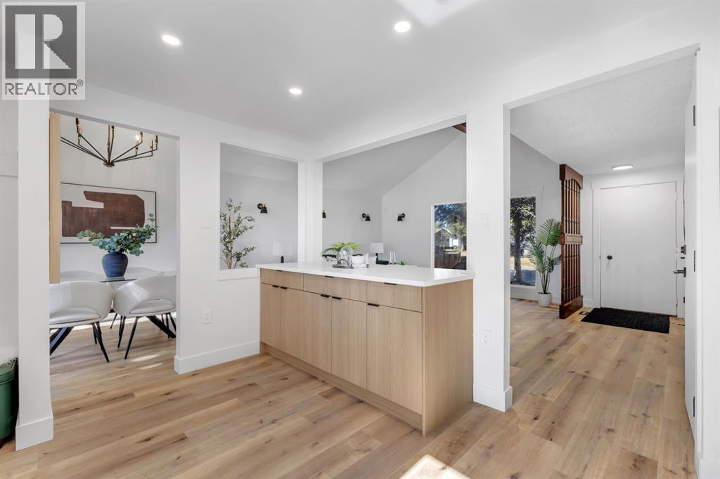 208 Cedarille Green Sw, Calgary, Alberta  T2W 2H4 - Photo 7 - A2270895