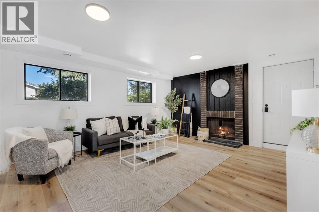 208 Cedarille Green Sw, Calgary, Alberta  T2W 2H4 - Photo 3 - A2270895