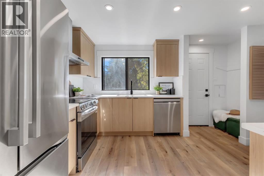 208 Cedarille Green Sw, Calgary, Alberta  T2W 2H4 - Photo 5 - A2270895