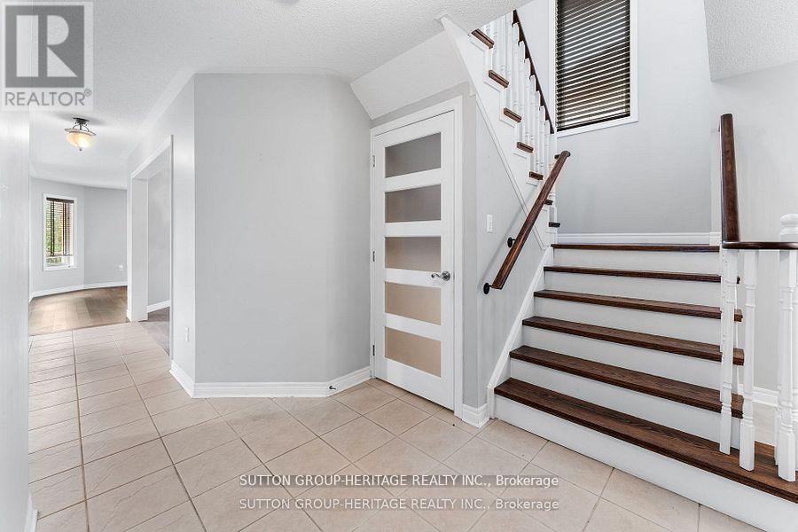 34 Ball Crescent, Whitby, Ontario  L1P 1W6 - Photo 8 - E12587600