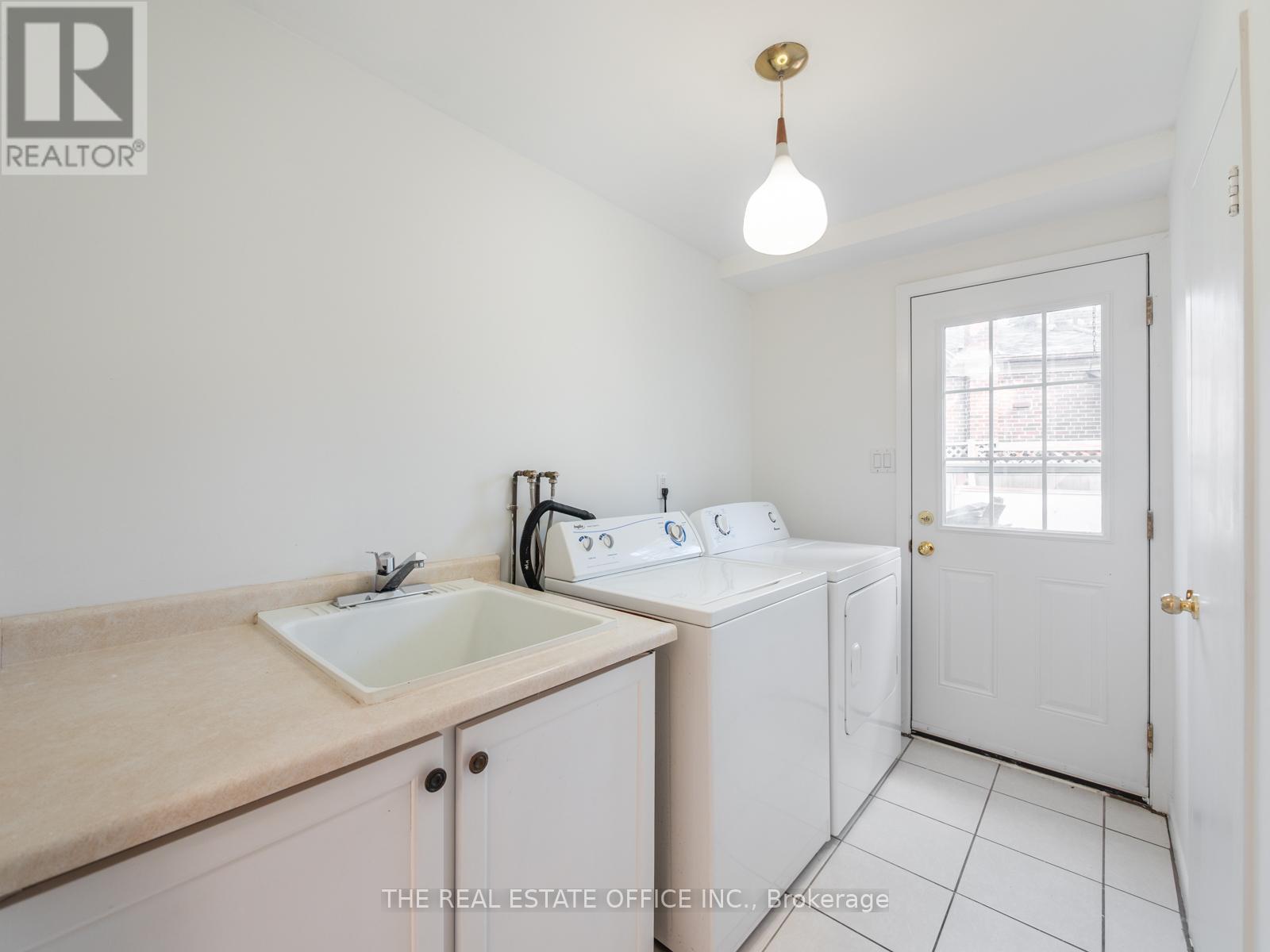 11 Dunsdale Square, Toronto, Ontario  M1S 2L7 - Photo 14 - E12587612