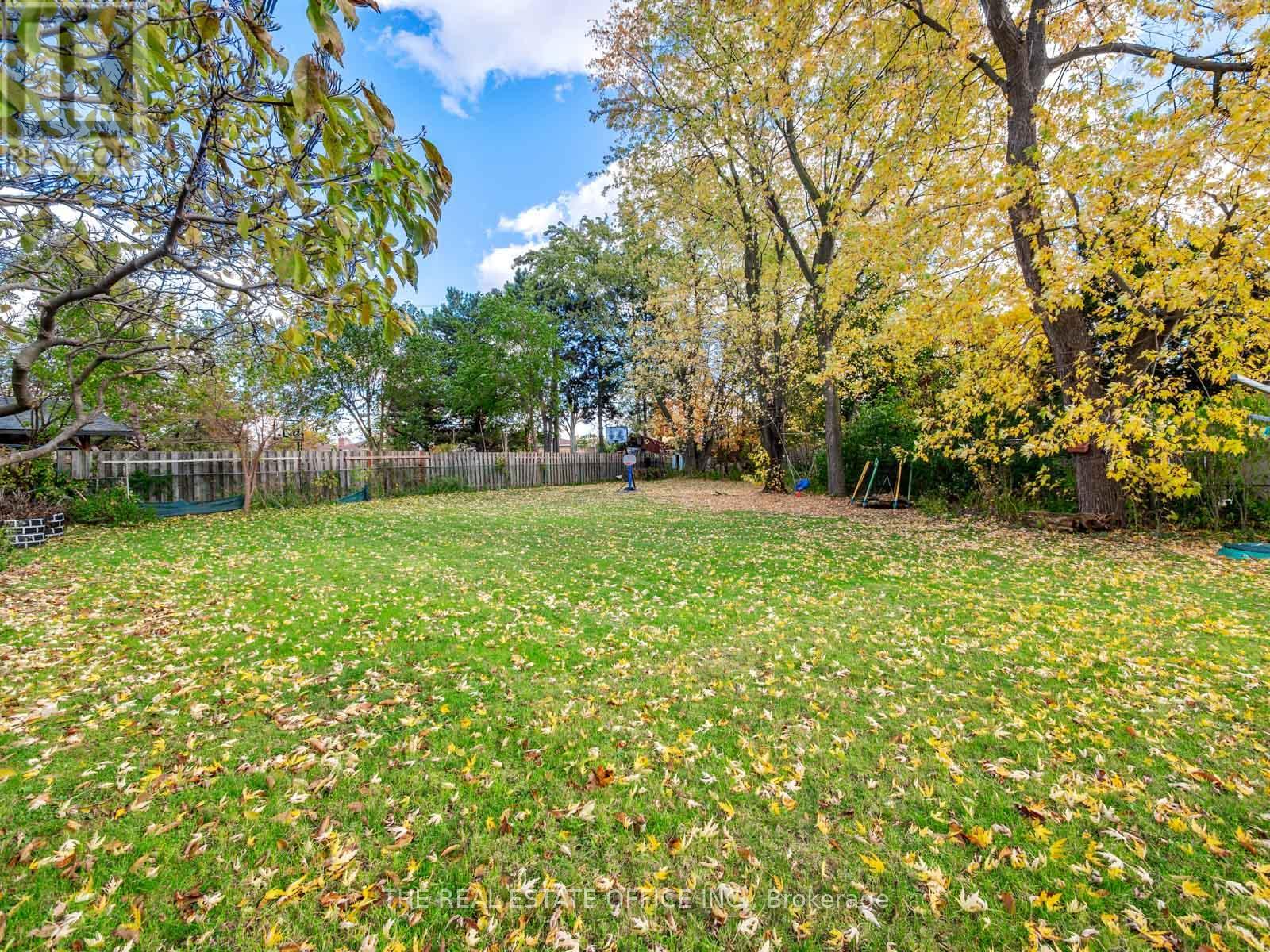 11 Dunsdale Square, Toronto, Ontario  M1S 2L7 - Photo 41 - E12587612