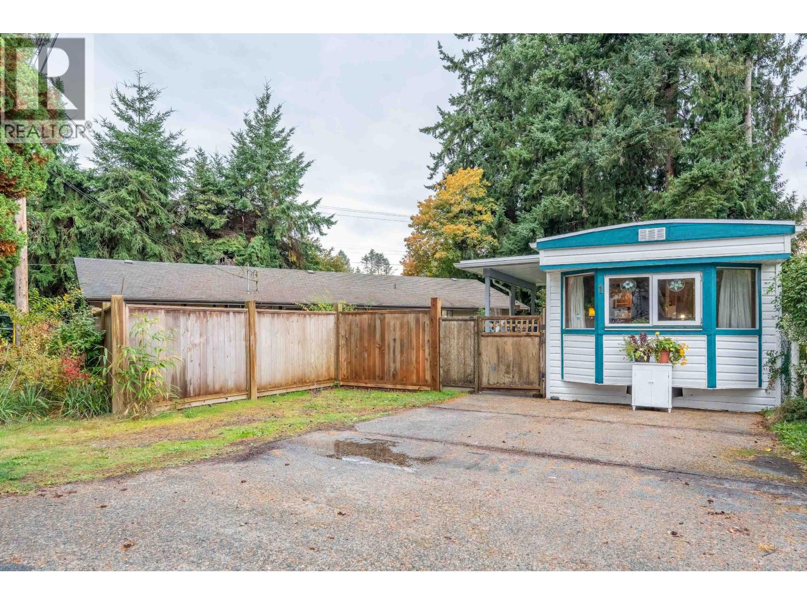 1 4514 SUNSHINE COAST HIGHWAY, Sechelt, British Columbia