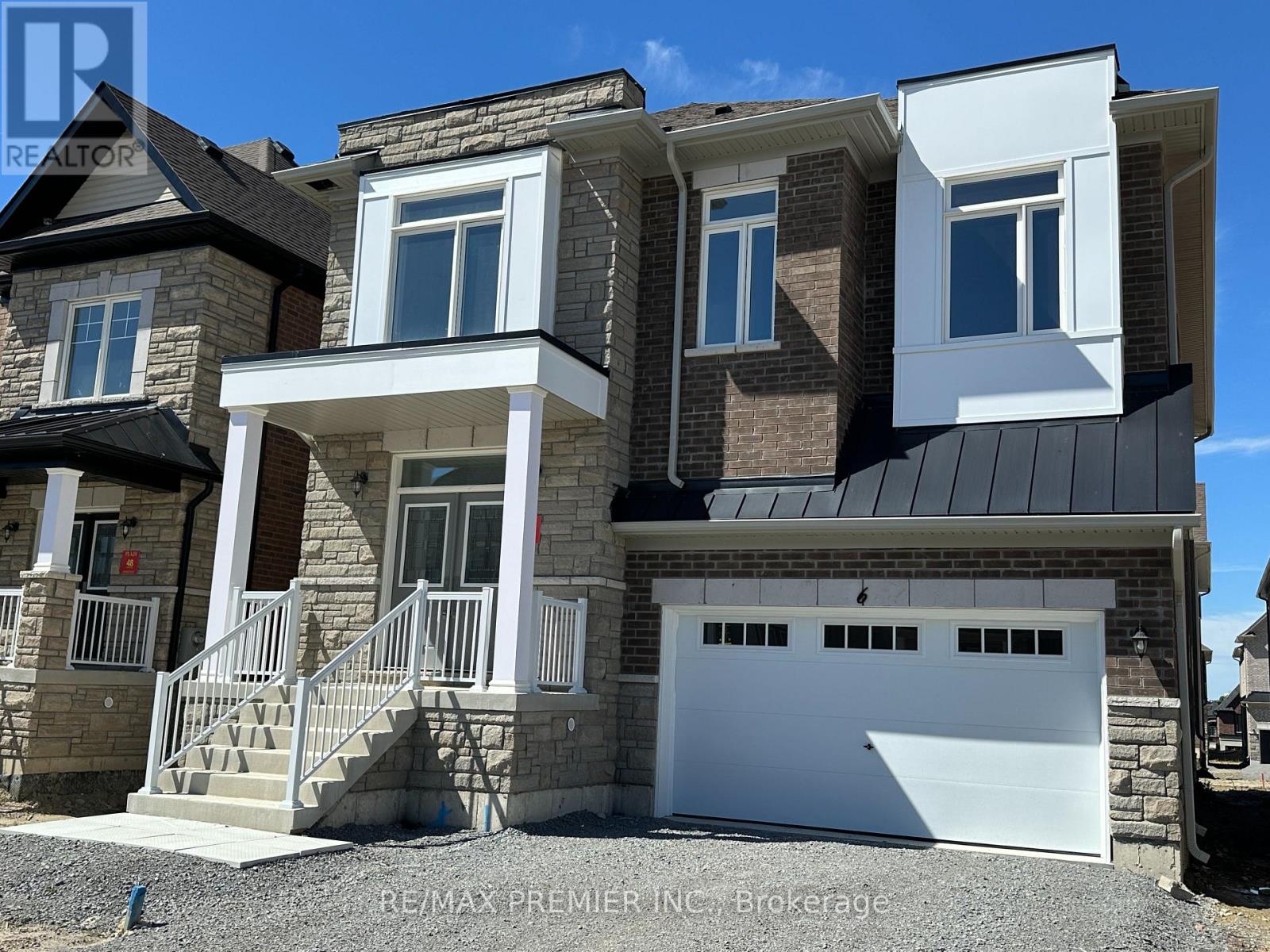 6 LA REINE AVENUE, Richmond Hill, Ontario