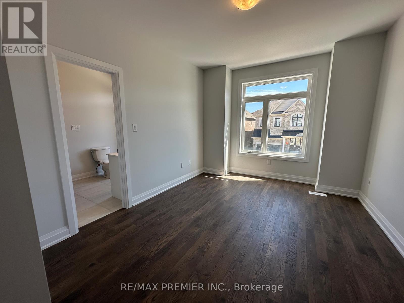 6 La Reine Avenue, Richmond Hill, Ontario  L4E 1N7 - Photo 13 - N12408126