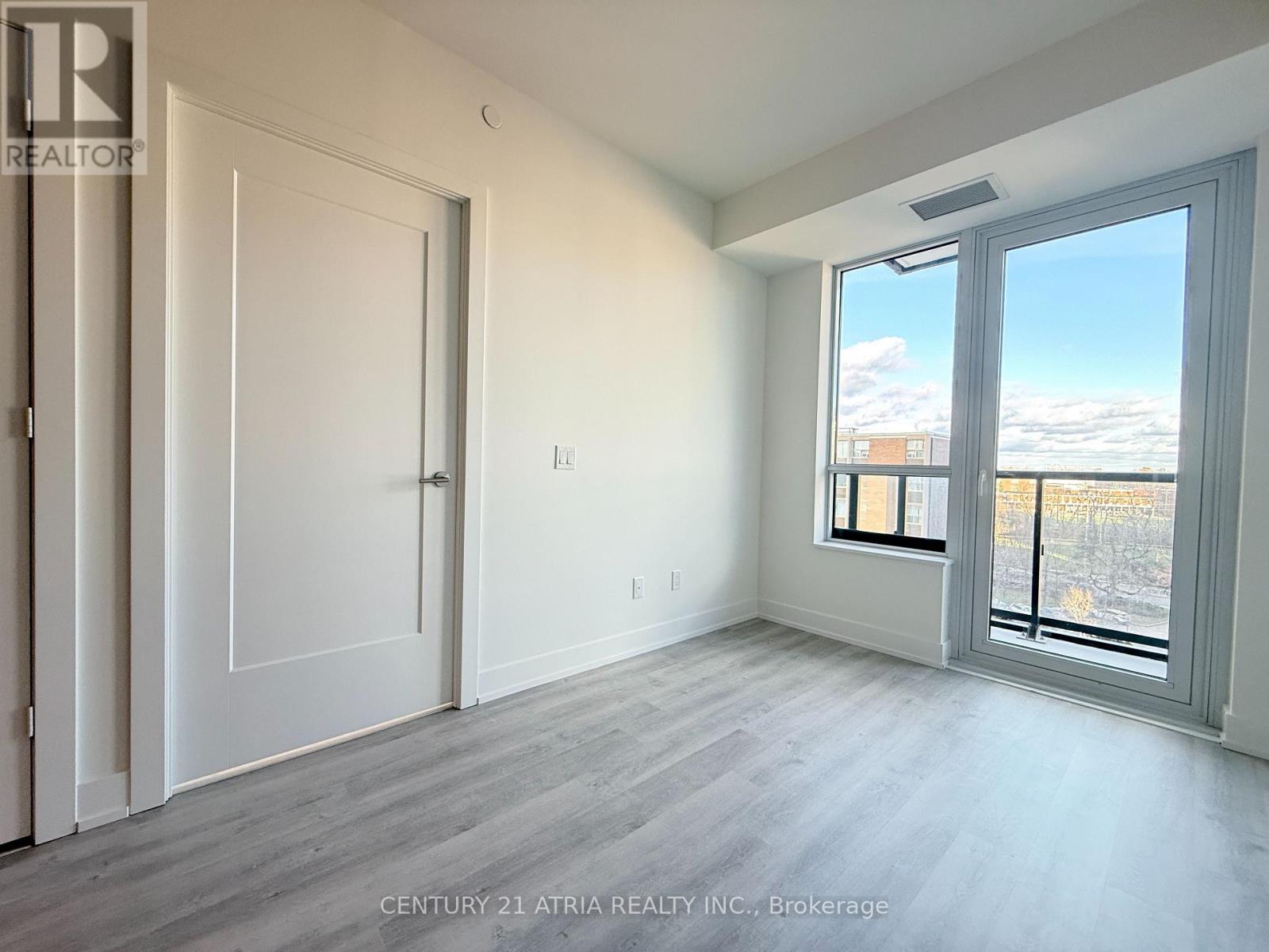 615 - 60 Central Park Roadway, Toronto, Ontario  M9A 0E6 - Photo 10 - W12587618