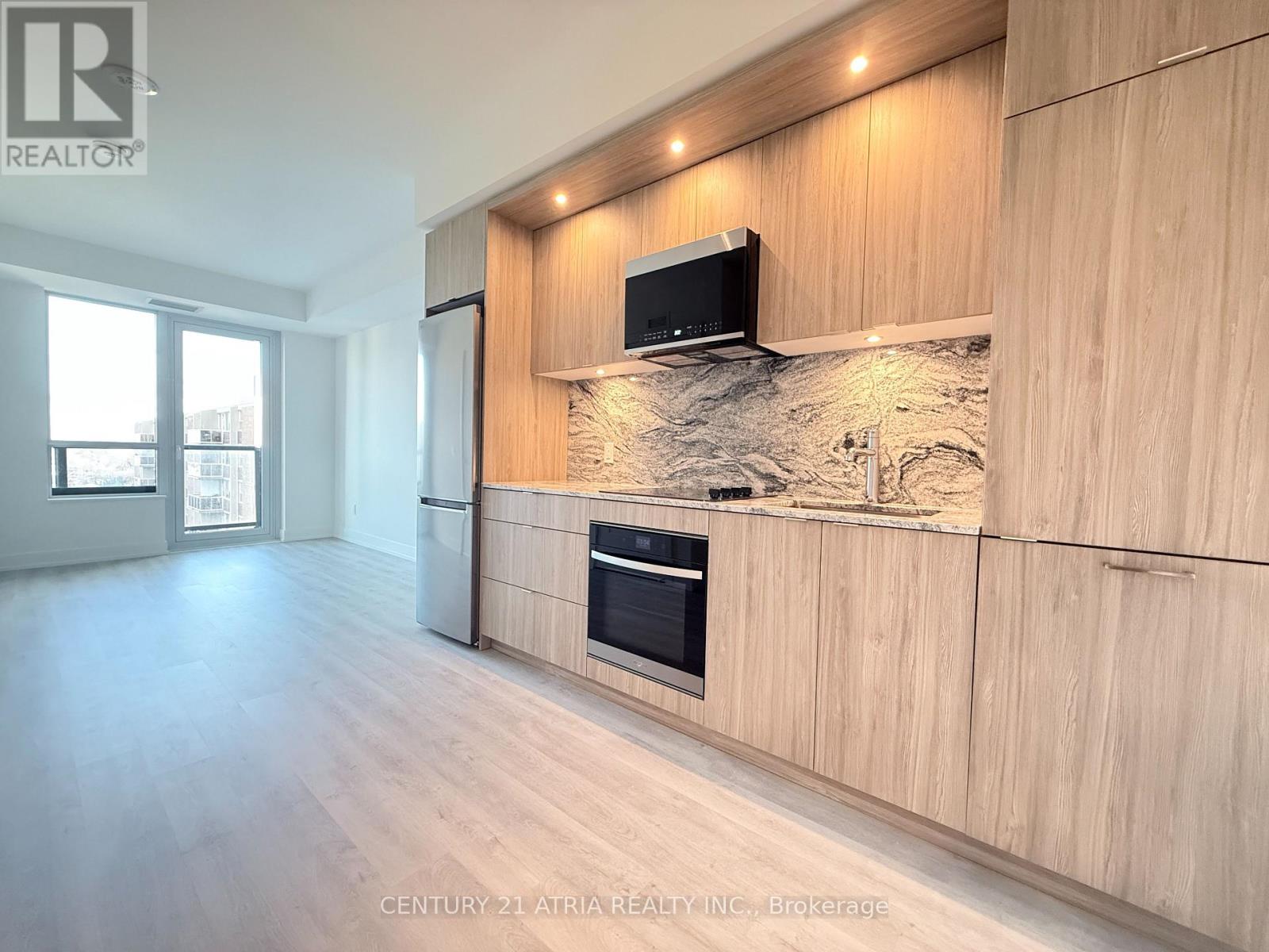 615 - 60 Central Park Roadway, Toronto, Ontario  M9A 0E6 - Photo 6 - W12587618