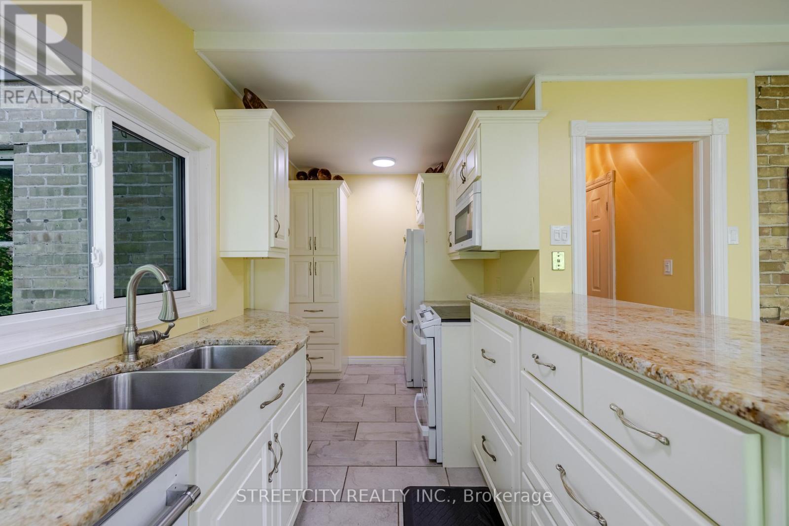 2 Grosvenor Street, London East, Ontario  N6A 1Y4 - Photo 11 - X12587726