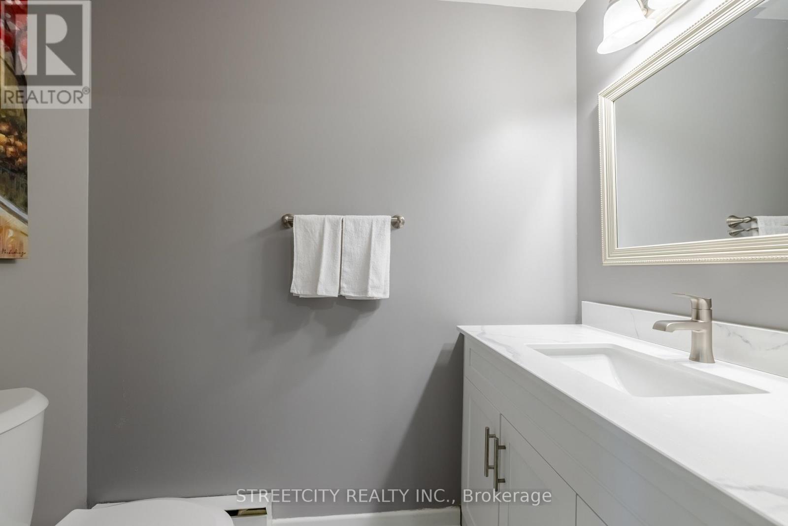 2 Grosvenor Street, London East, Ontario  N6A 1Y4 - Photo 19 - X12587726