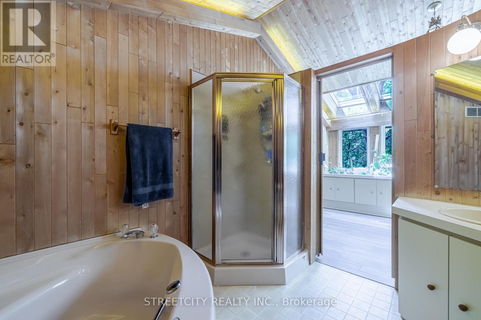 2 Grosvenor Street, London East, Ontario  N6A 1Y4 - Photo 22 - X12587726