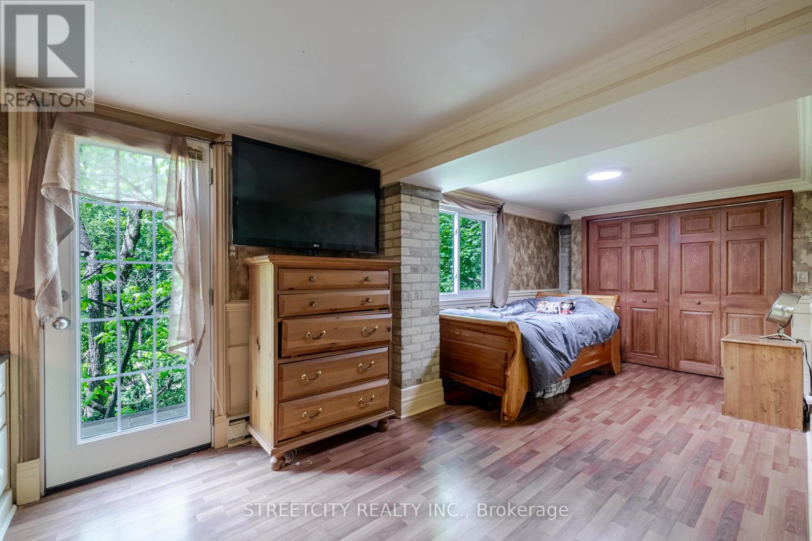 2 Grosvenor Street, London East, Ontario  N6A 1Y4 - Photo 27 - X12587726