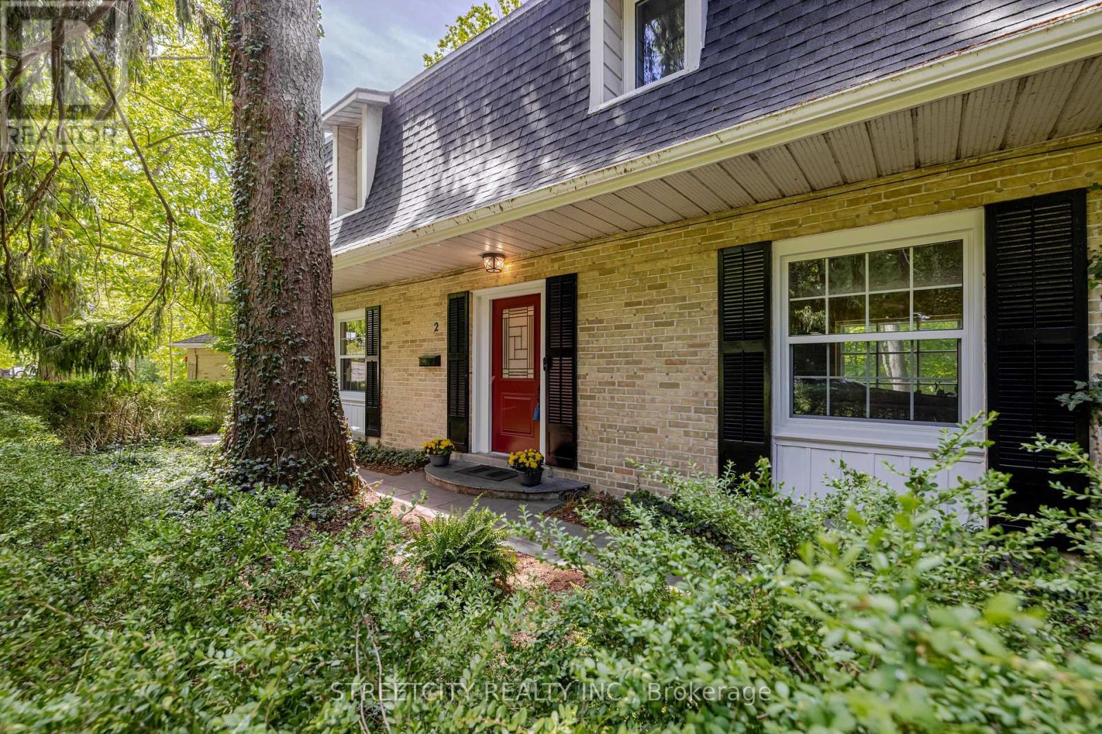 2 Grosvenor Street, London East, Ontario  N6A 1Y4 - Photo 3 - X12587726