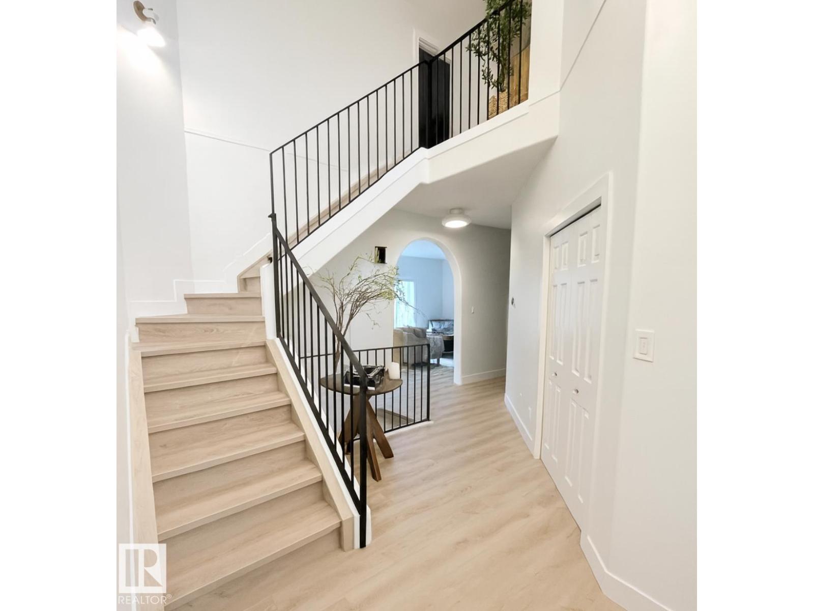 820 Ormsby Cl Nw, Edmonton, Alberta  T5T 5S4 - Photo 4 - E4467057