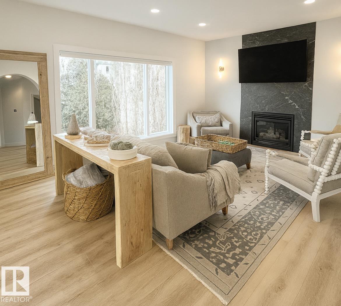 820 Ormsby Cl Nw, Edmonton, Alberta  T5T 5S4 - Photo 5 - E4467057