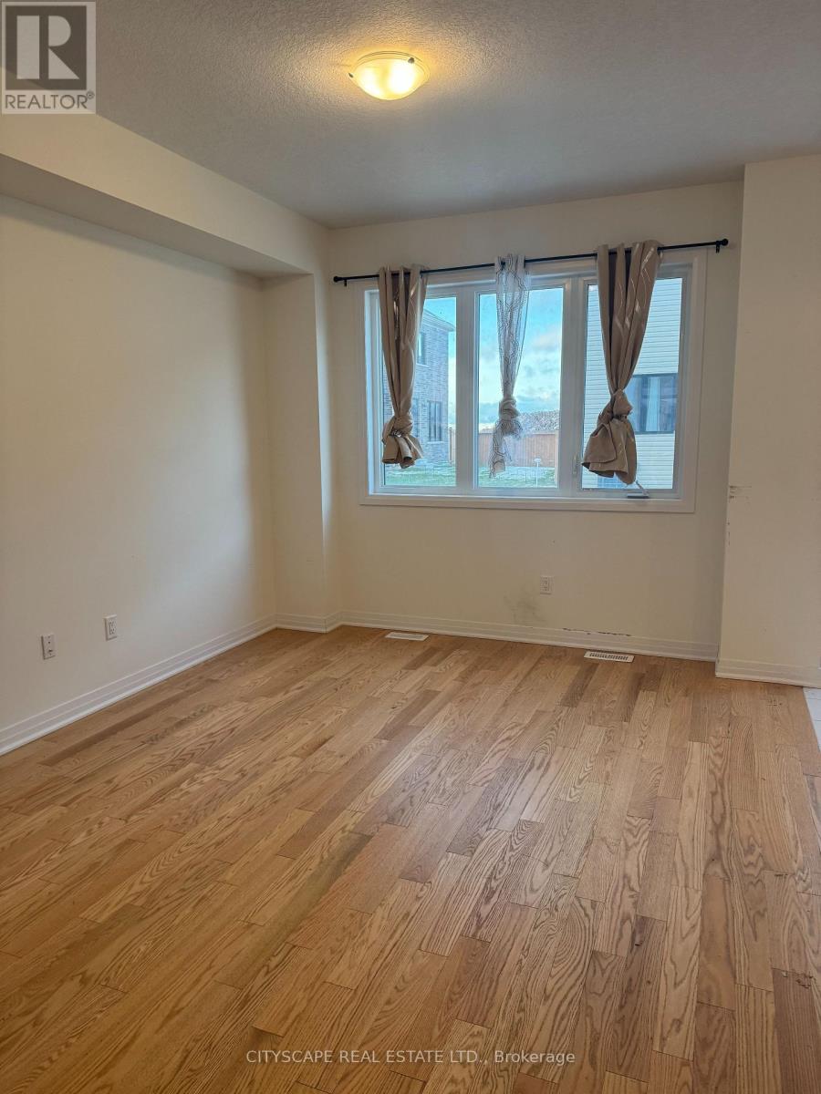 128 Varsity Drive, Welland, Ontario  L3B 0N3 - Photo 8 - X12586764