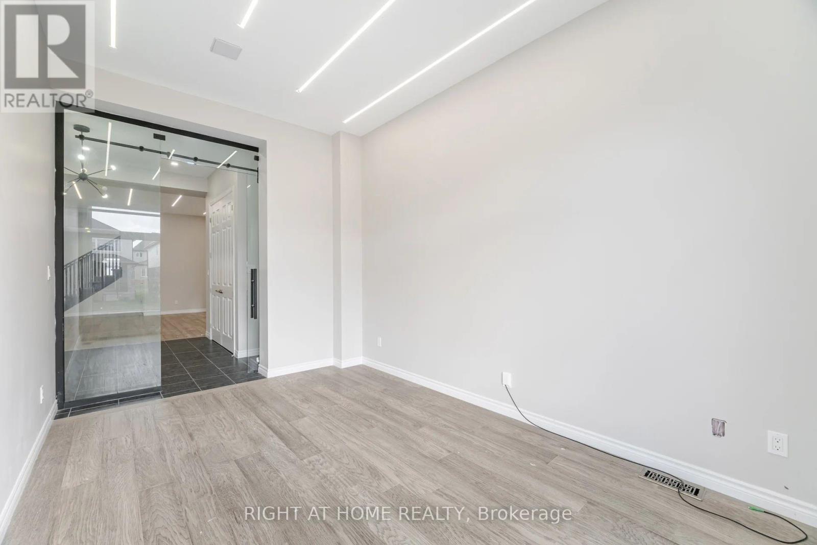 101 Sass Crescent, Brant, Ontario  N3L 0J3 - Photo 3 - X12580558