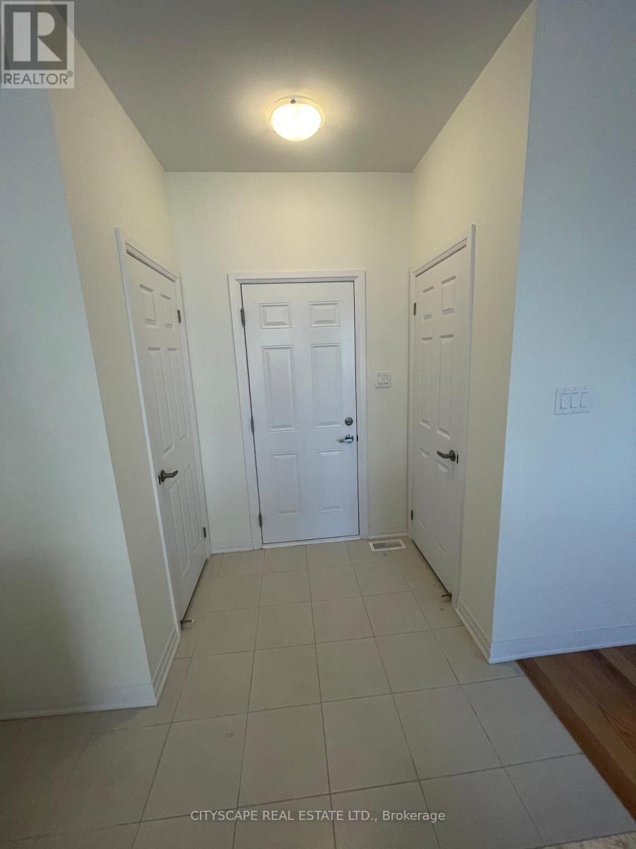 128 Varsity Drive, Welland, Ontario  L3B 0N3 - Photo 5 - X12586764