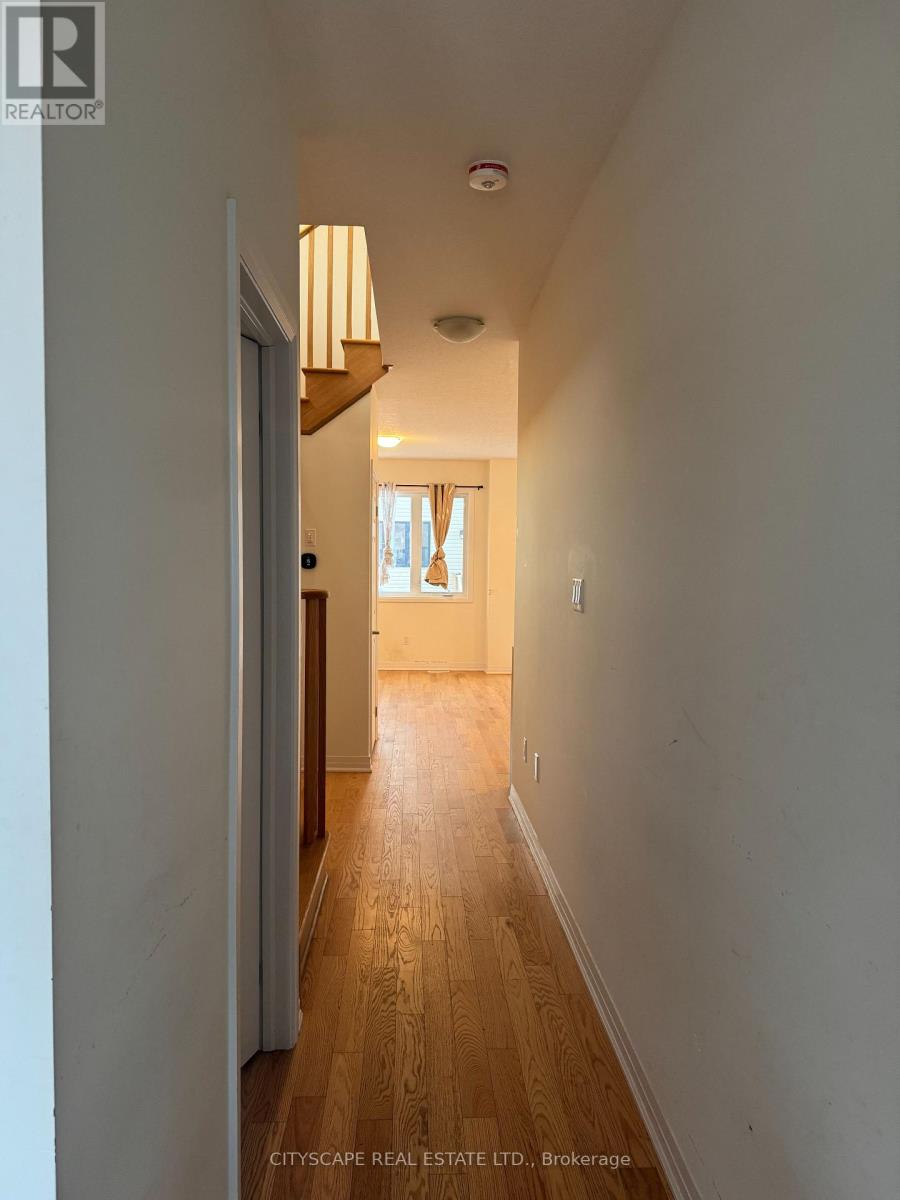 128 Varsity Drive, Welland, Ontario  L3B 0N3 - Photo 6 - X12586764