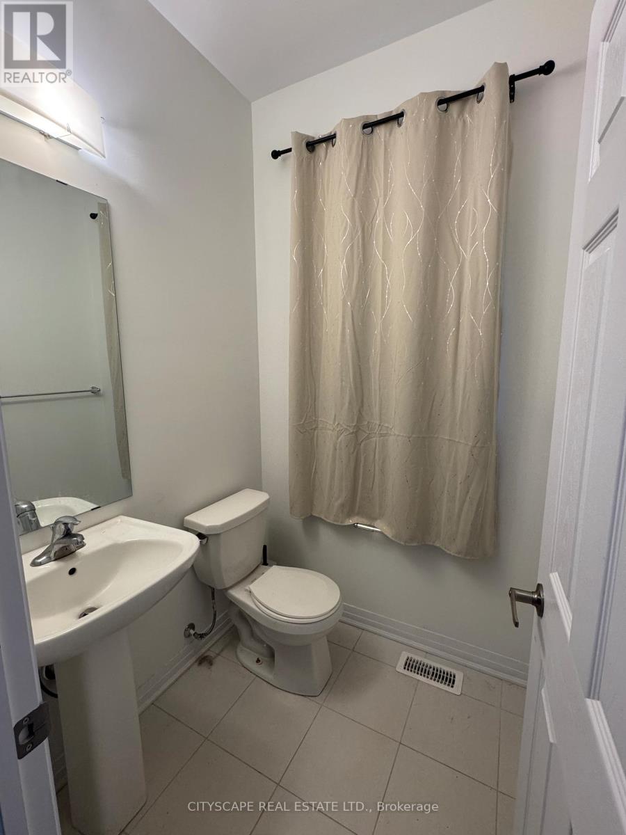 128 Varsity Drive, Welland, Ontario  L3B 0N3 - Photo 7 - X12586764