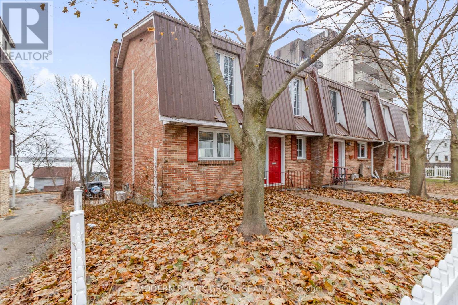 115 King Street E, Brockville, Ontario K6V 1B7 - Photo 4 - X12587688