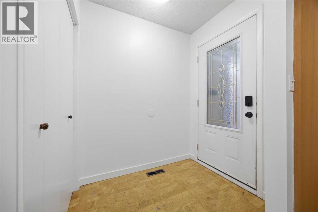 8, 803 Varsity Estates Drive Nw, Calgary, Alberta  T3B 4W5 - Photo 4 - A2265821