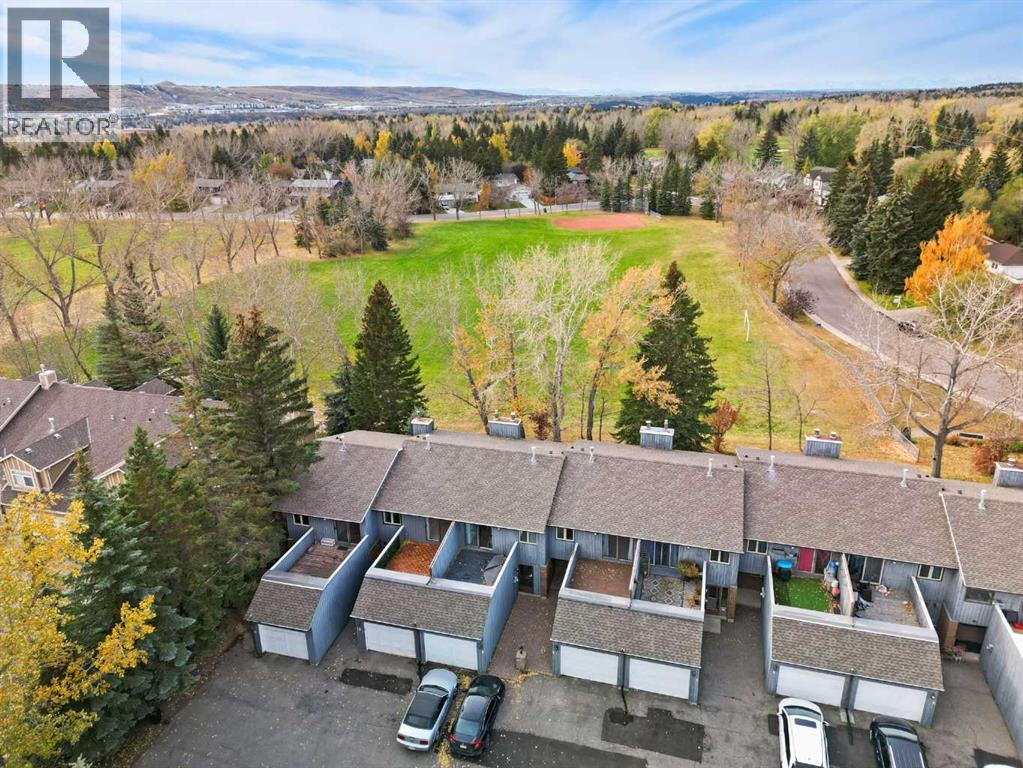 8, 803 Varsity Estates Drive Nw, Calgary, Alberta  T3B 4W5 - Photo 2 - A2265821