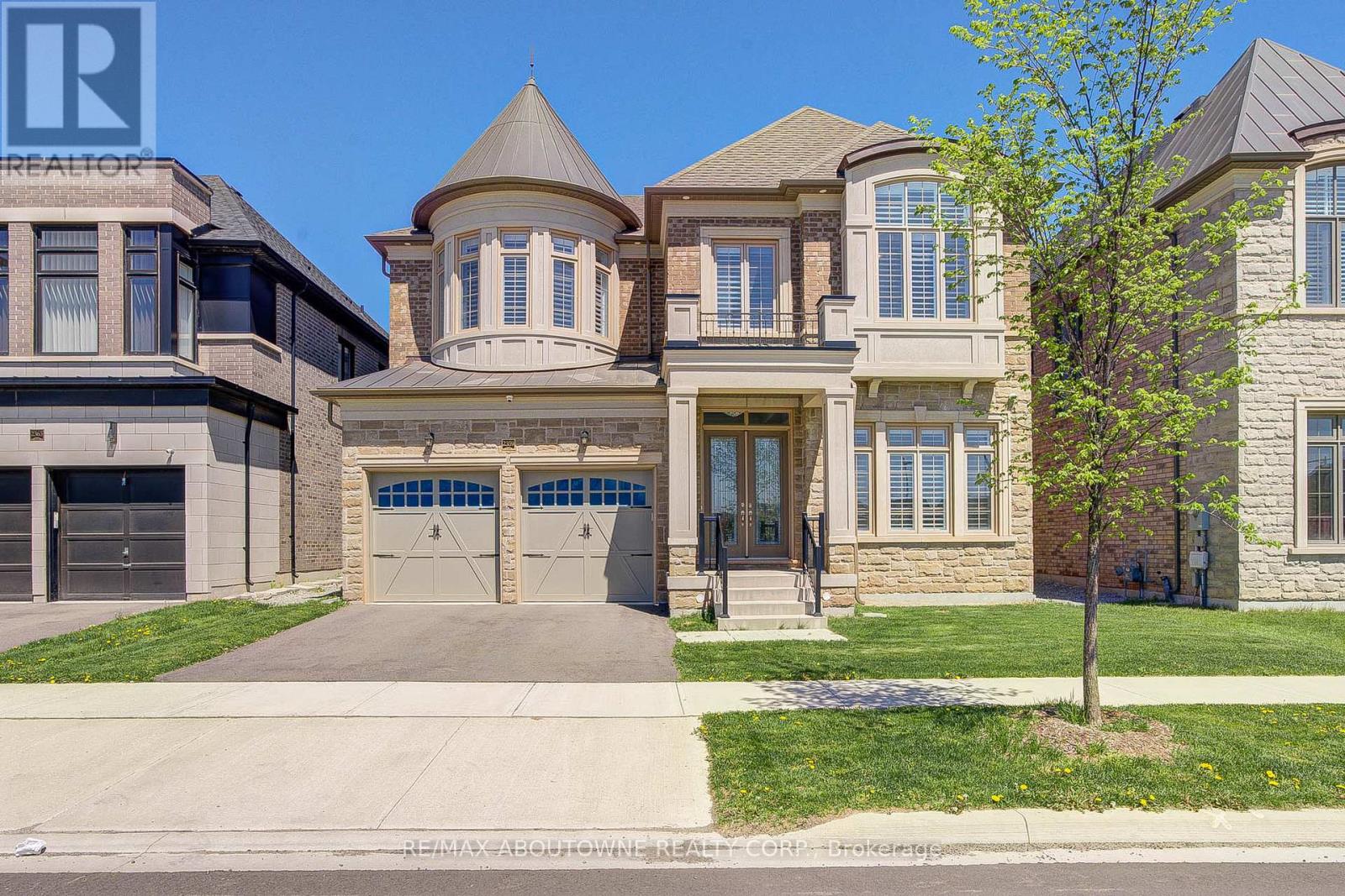 2359 Saw Whet Boulevard, Oakville, Ontario  L6M 5M8 - Photo 2 - W12311489