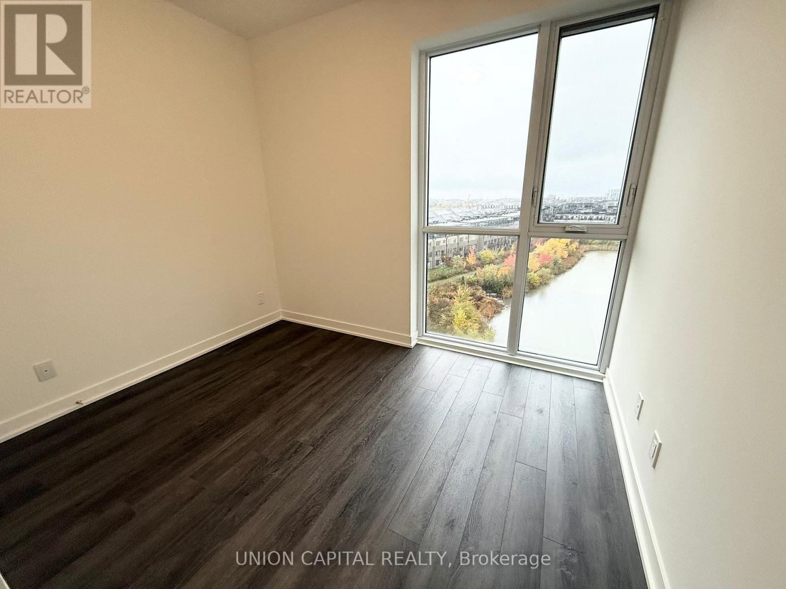 704 - 3071 Trafalgar Road, Oakville, Ontario L6H 8C6 - Photo 14 - W12494416