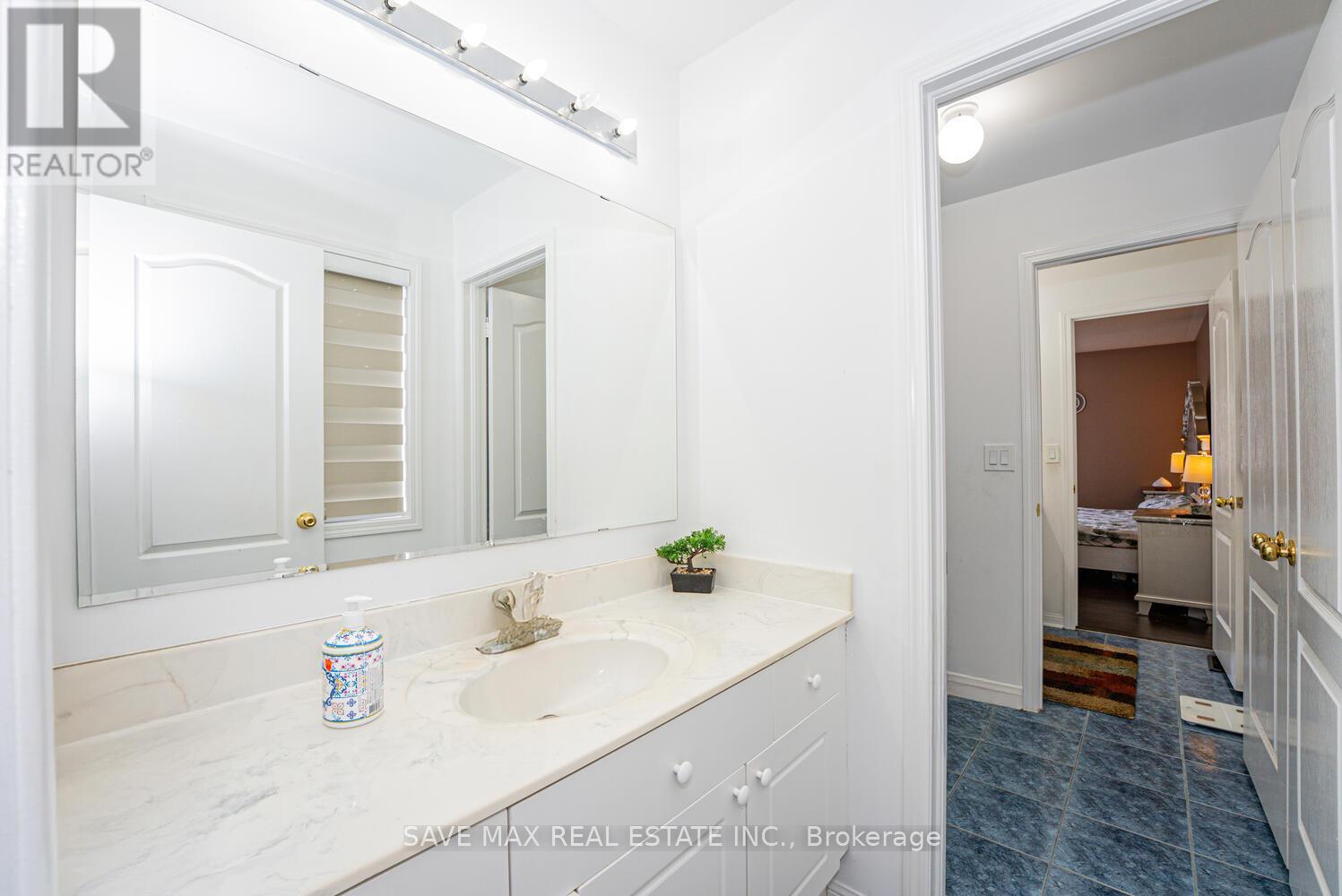 20 Binnery Drive, Brampton, Ontario  L6P 1A3 - Photo 17 - W12546152