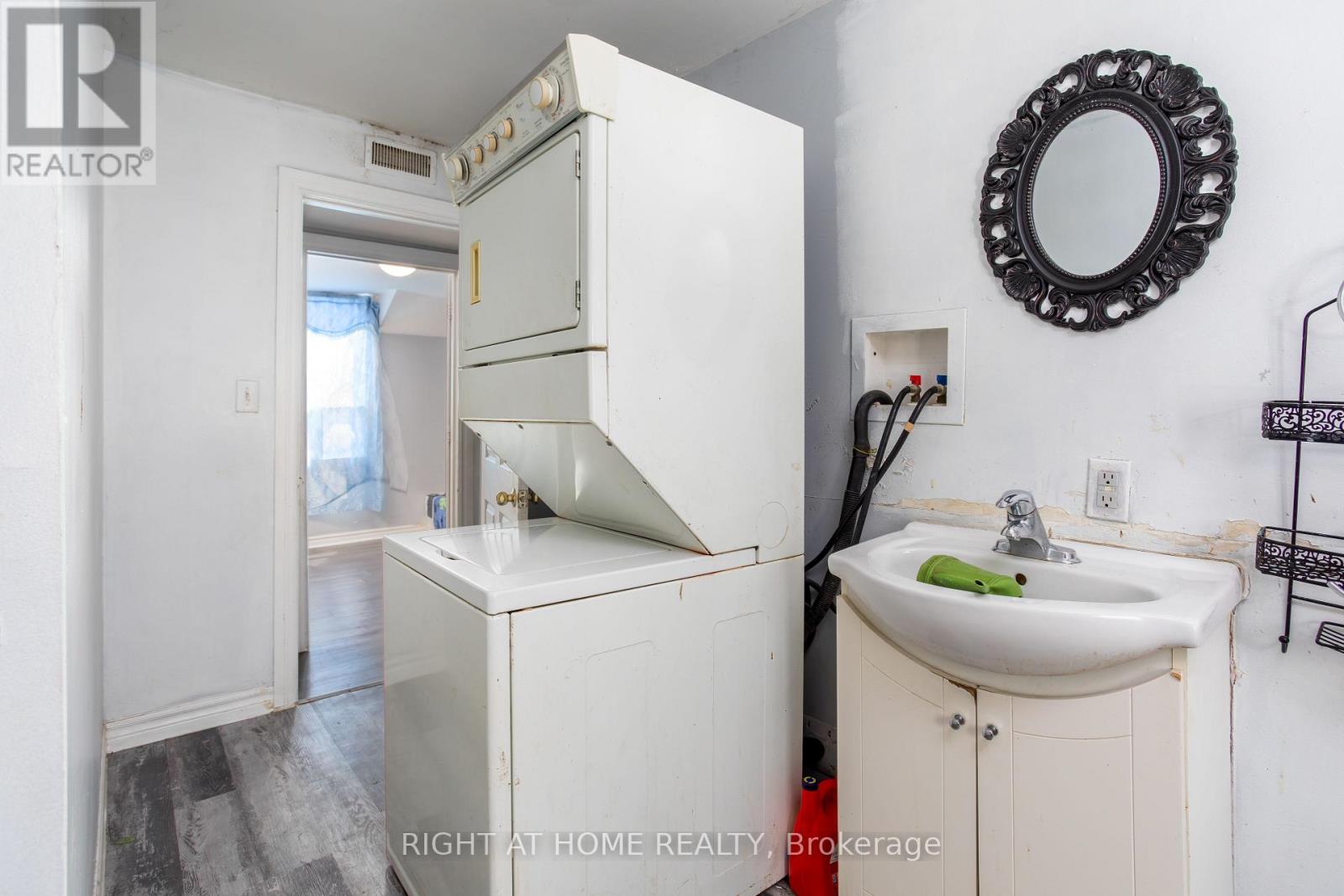 175-177 Wilson Street, Hamilton, Ontario L8R 1E3 - Photo 21 - X12586256