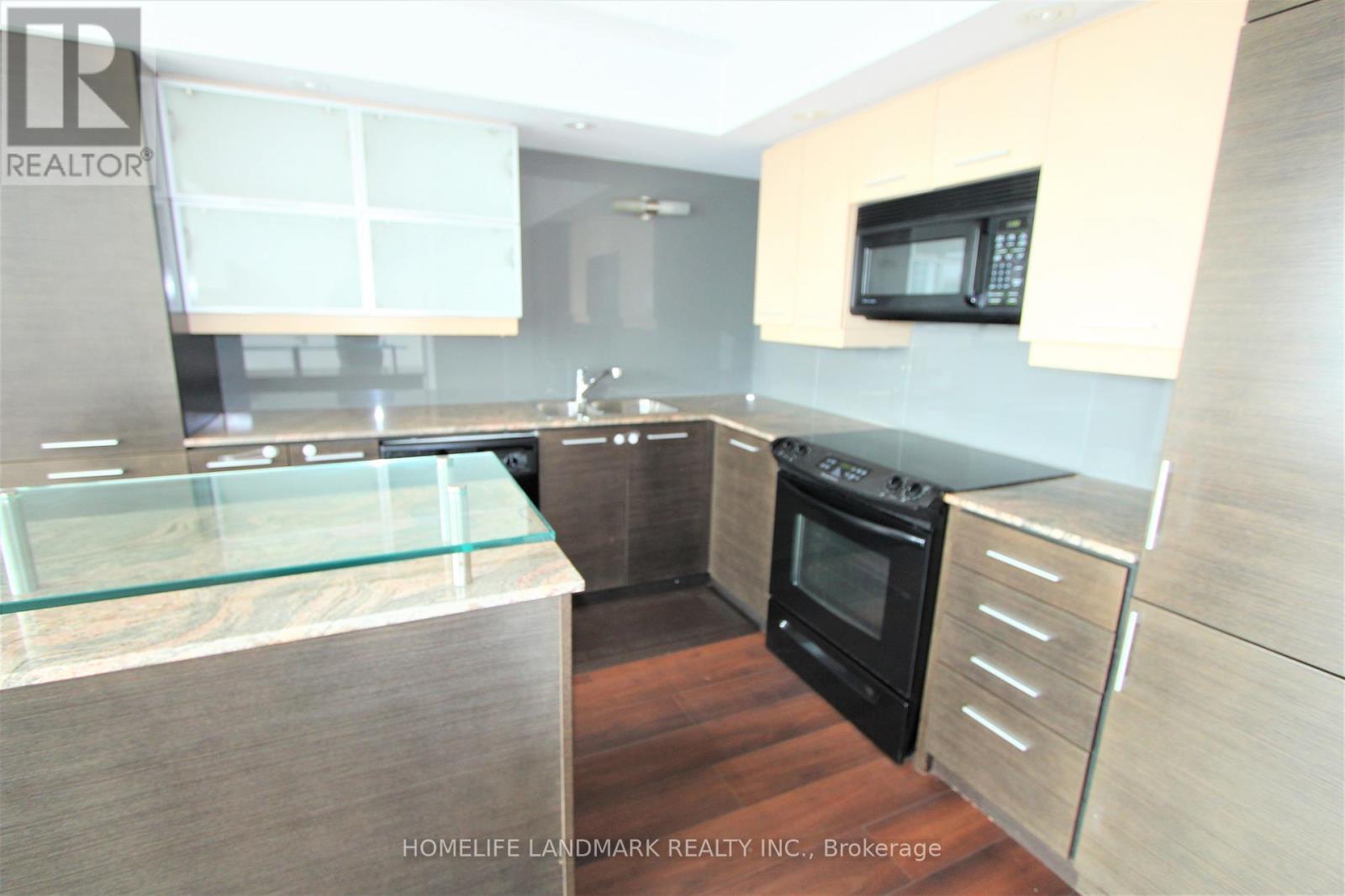 833 - 8 Telegram Mews, Toronto, Ontario M5V 3Z5 - Photo 22 - C12587654