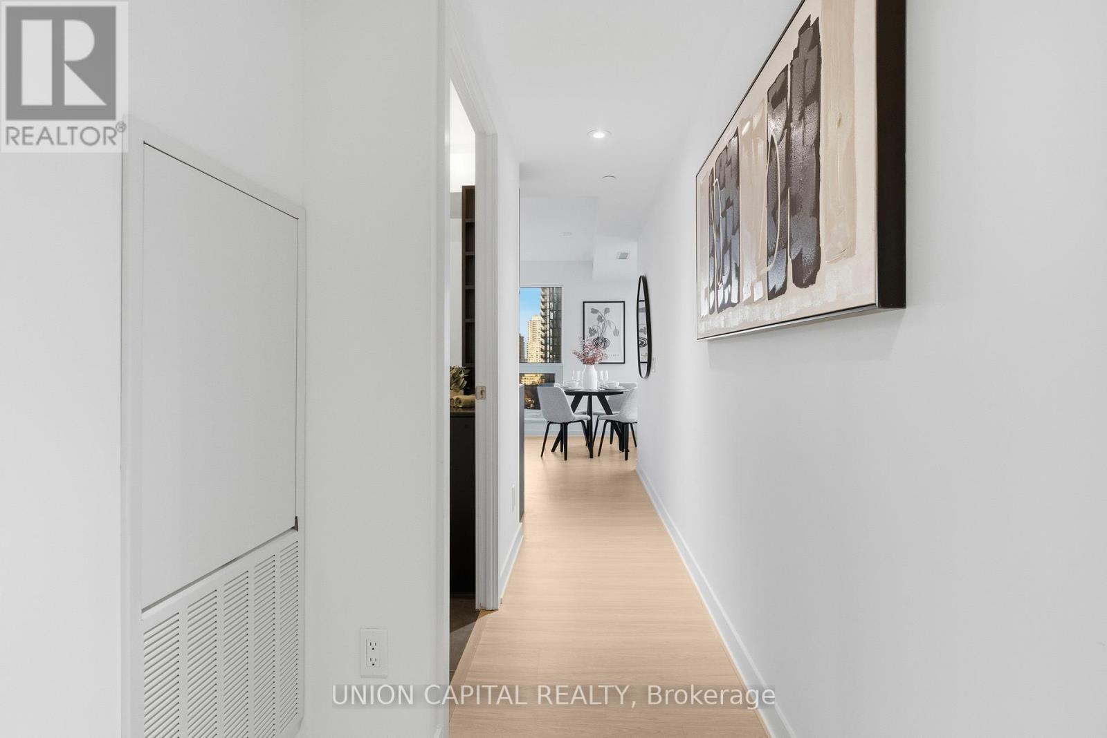 1509 - 8 Wellesley Street W, Toronto, Ontario M4Y 0J5 - Photo 3 - C12587702