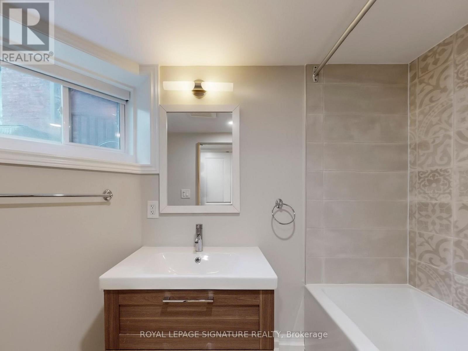 Lower - 344 Markham Street, Toronto, Ontario M6G 2K9 - Photo 15 - C12587710