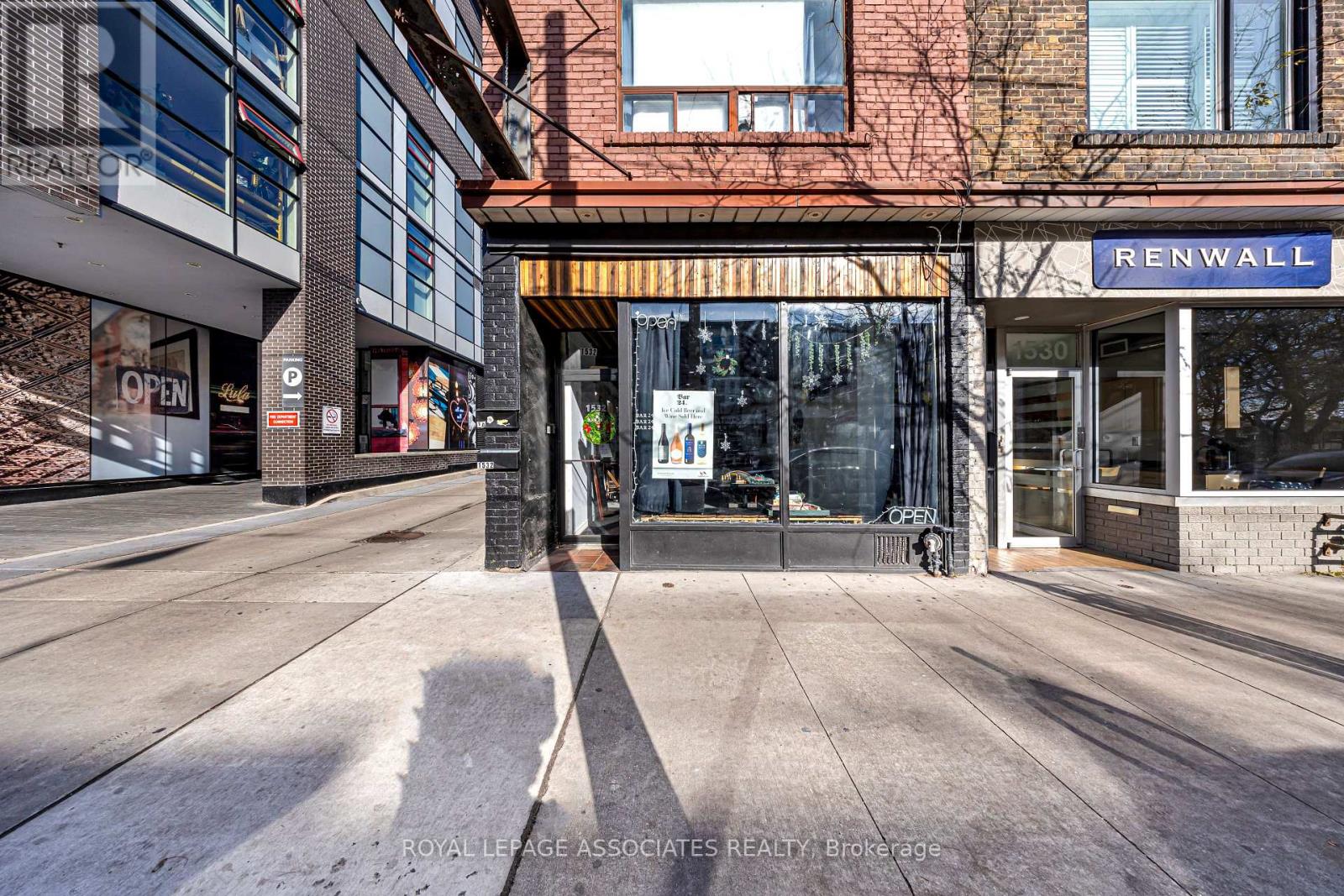 1532 DUNDAS STREET W, Toronto, Ontario