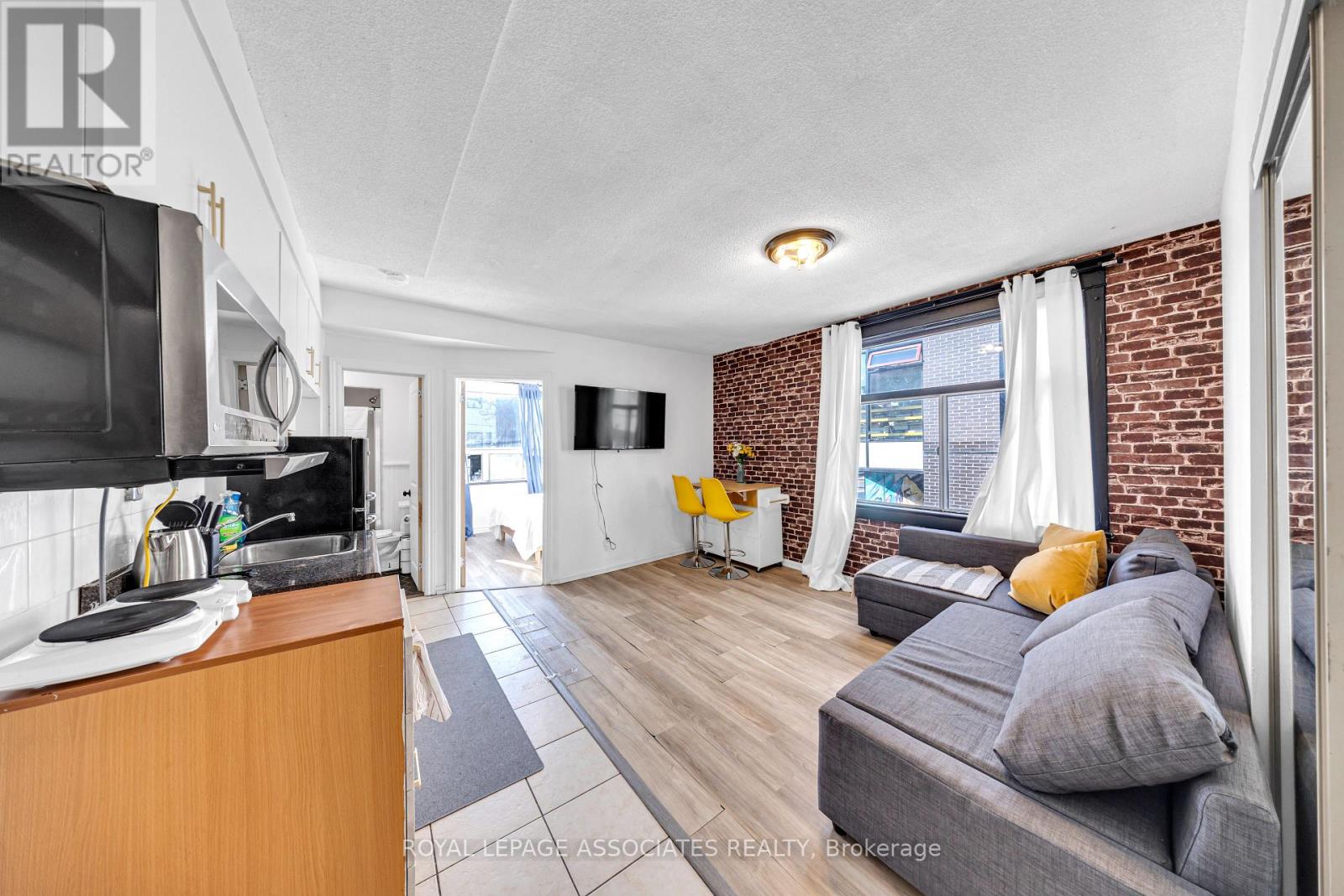 1532 Dundas Street W, Toronto, Ontario M6K 1T5 - Photo 10 - C12587712