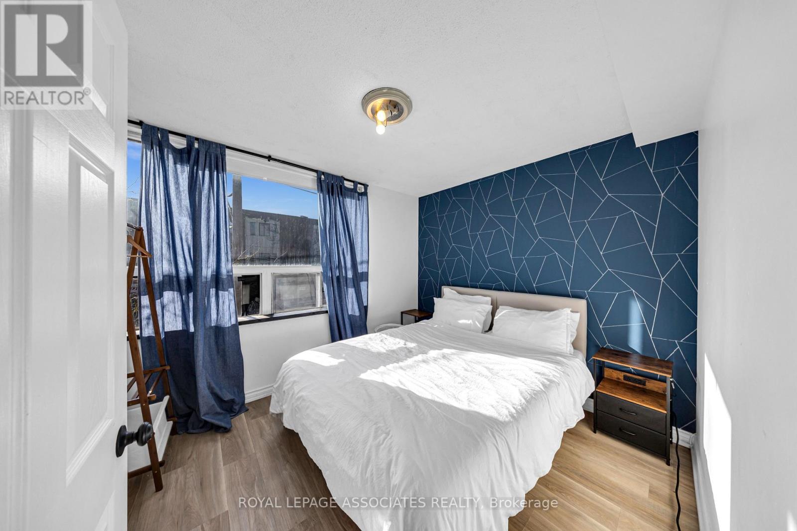 1532 Dundas Street W, Toronto, Ontario M6K 1T5 - Photo 12 - C12587712