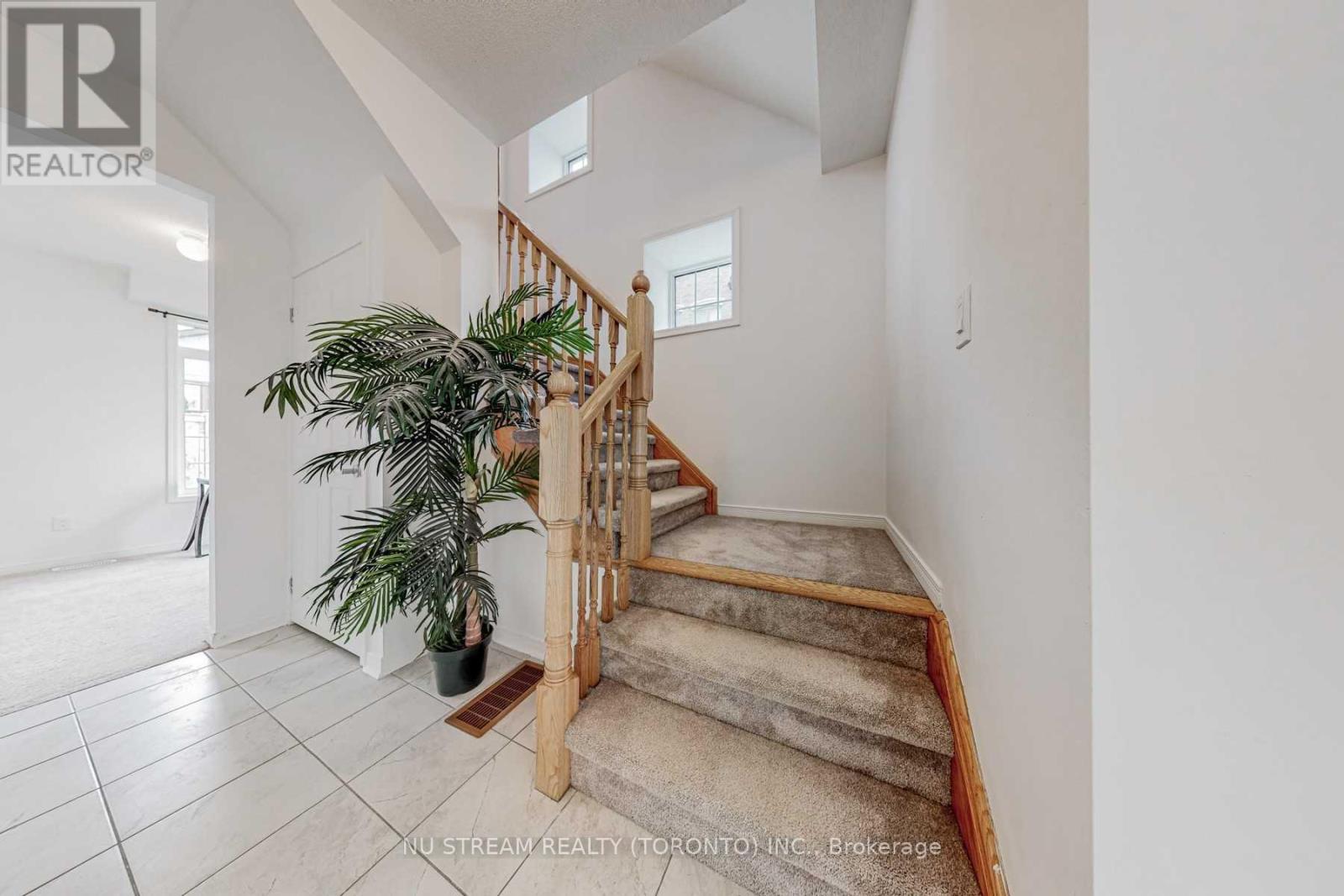 2 Sidaway Lane, Ajax, Ontario L1T 0P4 - Photo 4 - E12587660