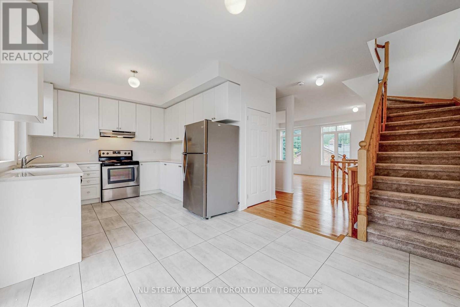 2 Sidaway Lane, Ajax, Ontario L1T 0P4 - Photo 5 - E12587660