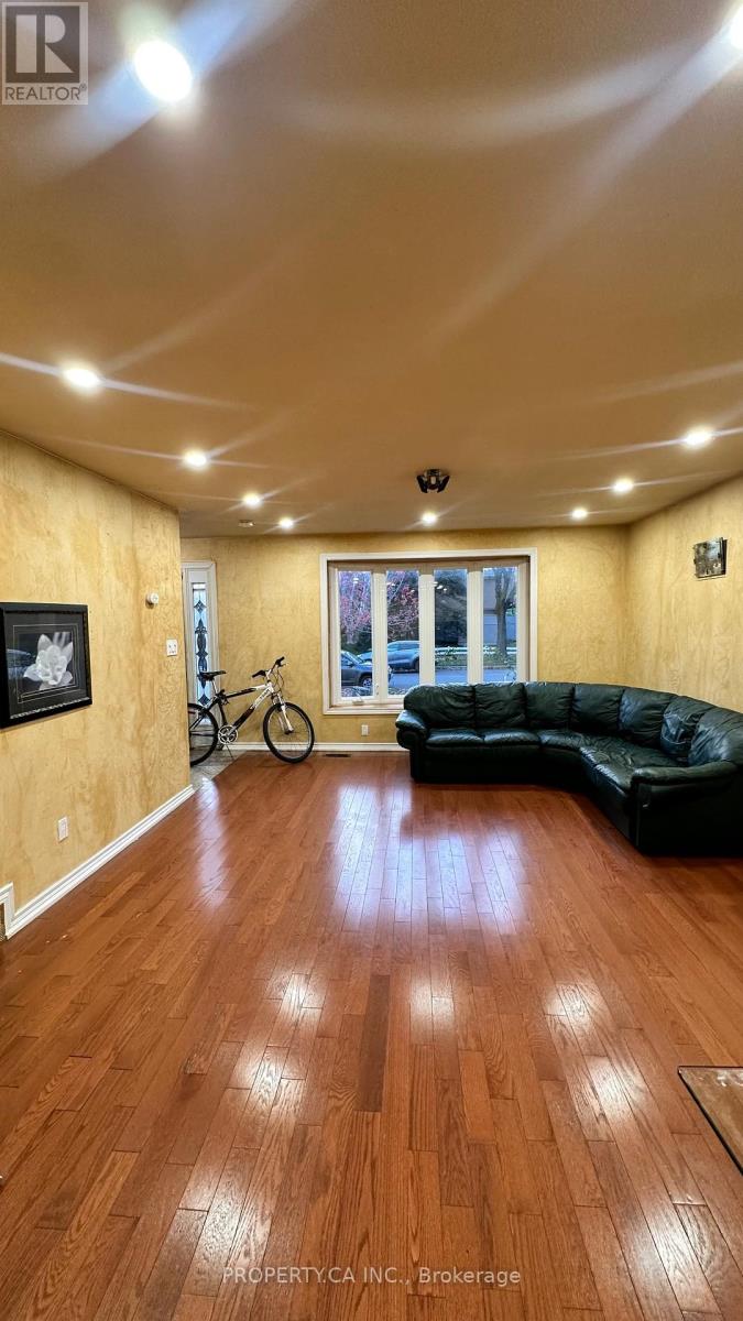 162 Merkley Square, Toronto, Ontario M1G 2Y8 - Photo 3 - E12587722