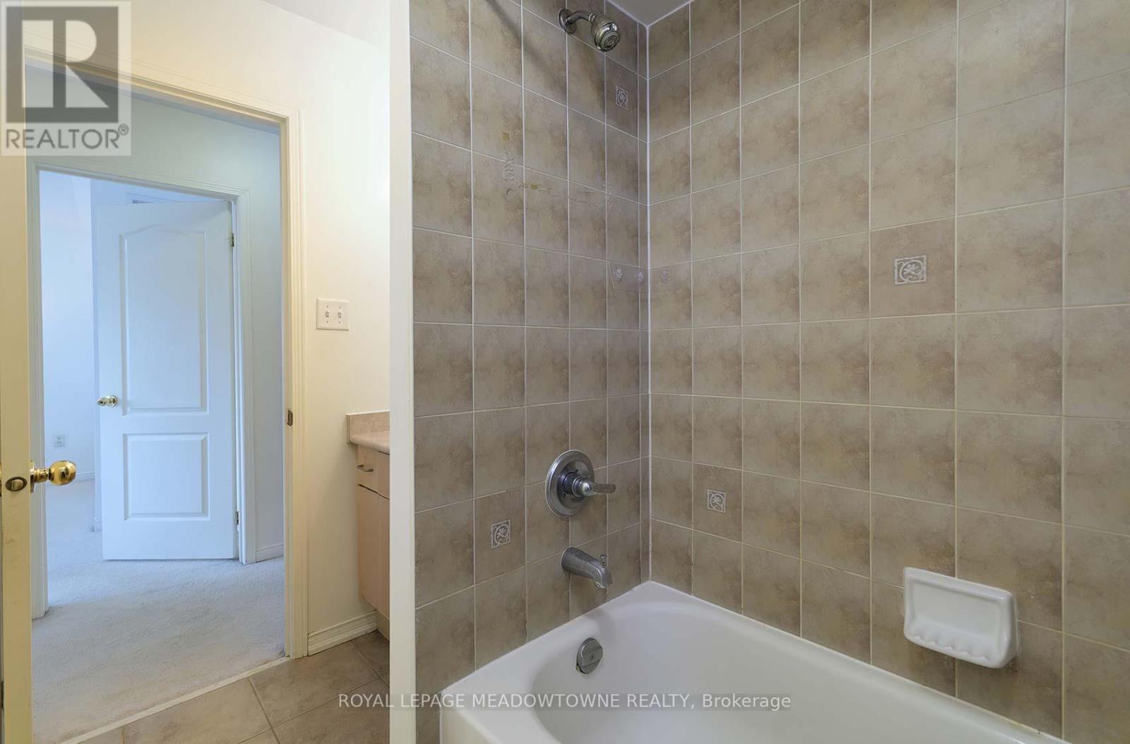 28 Norland Circle, Oshawa, Ontario L1L 0A6 - Photo 34 - E12587728