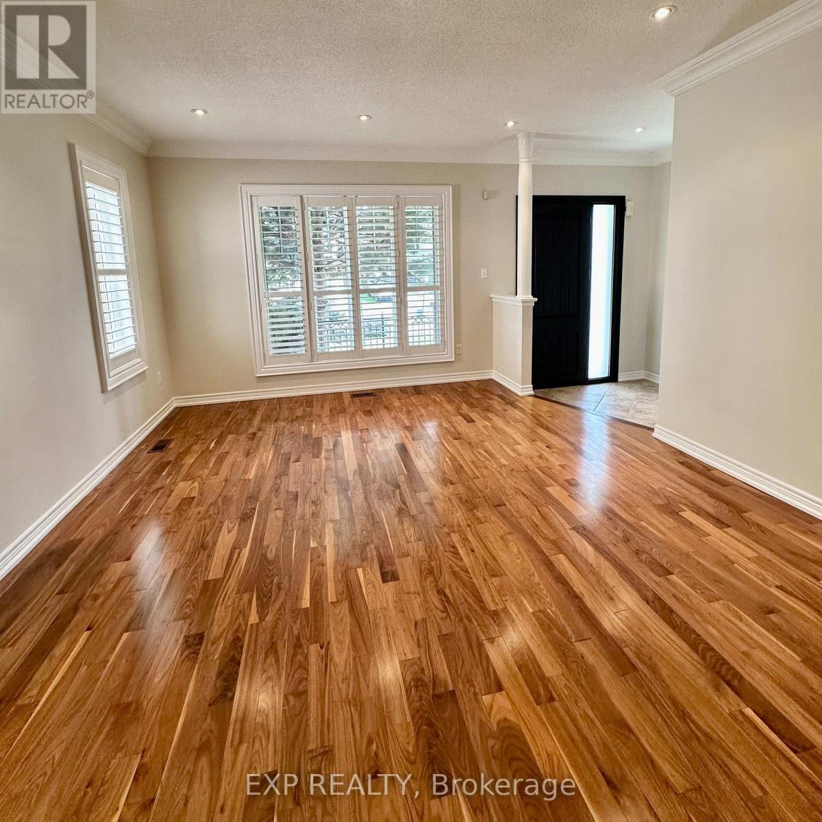 27 Butterwood Lane, Whitchurch-Stouffville, Ontario  L4A 0M7 - Photo 10 - N12443350